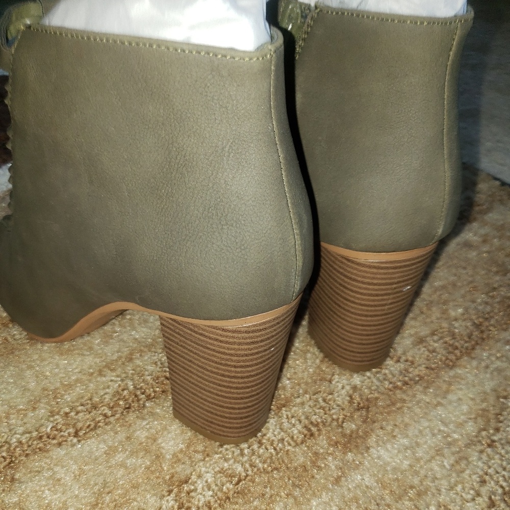 Open Toe Heel Booties - Picture 3 of 4